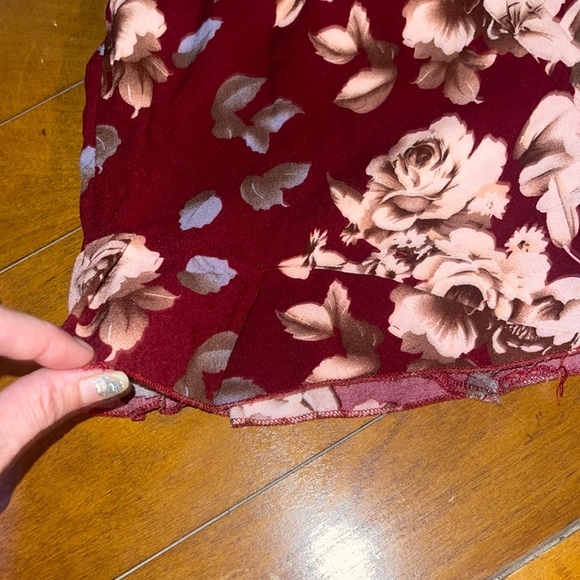 2 piece flirty floral Short Set & crop Tank top lace front small maroon & cream - Picture 12 of 13